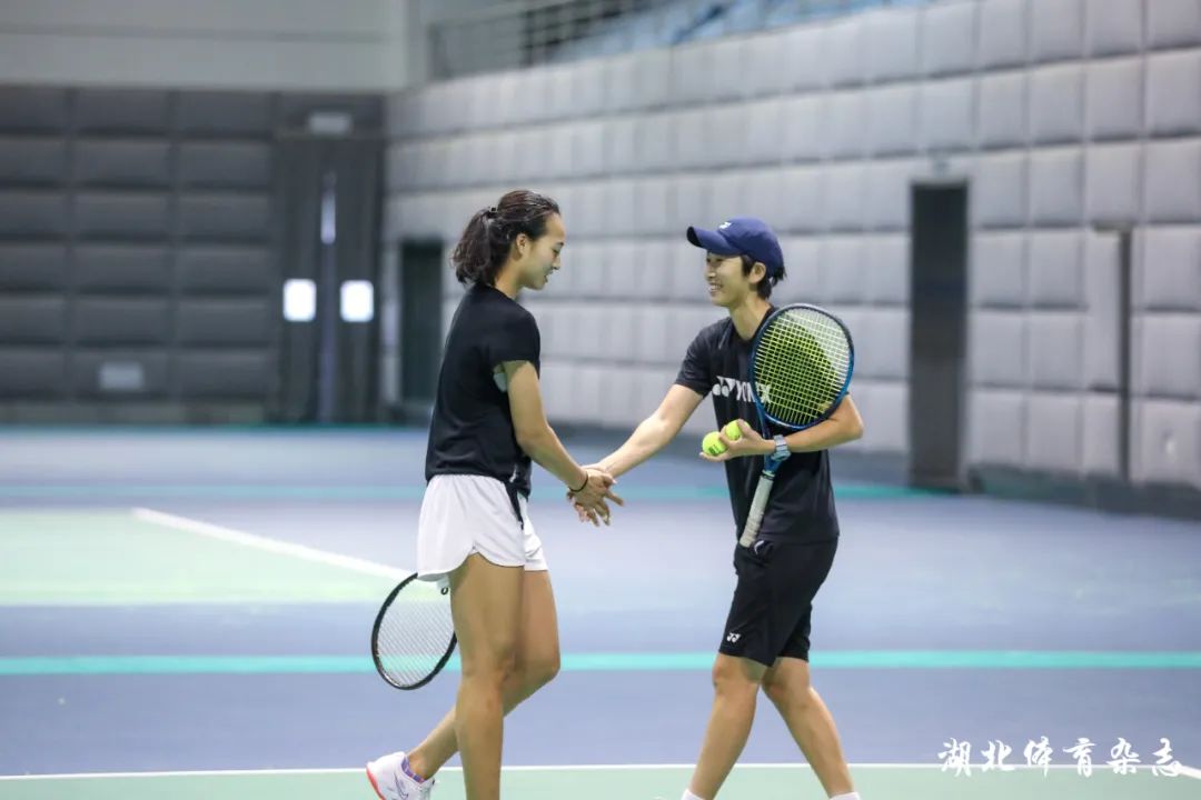 脚掌先触沙 脚掌先触沙